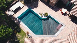 Piscine à fond mobile